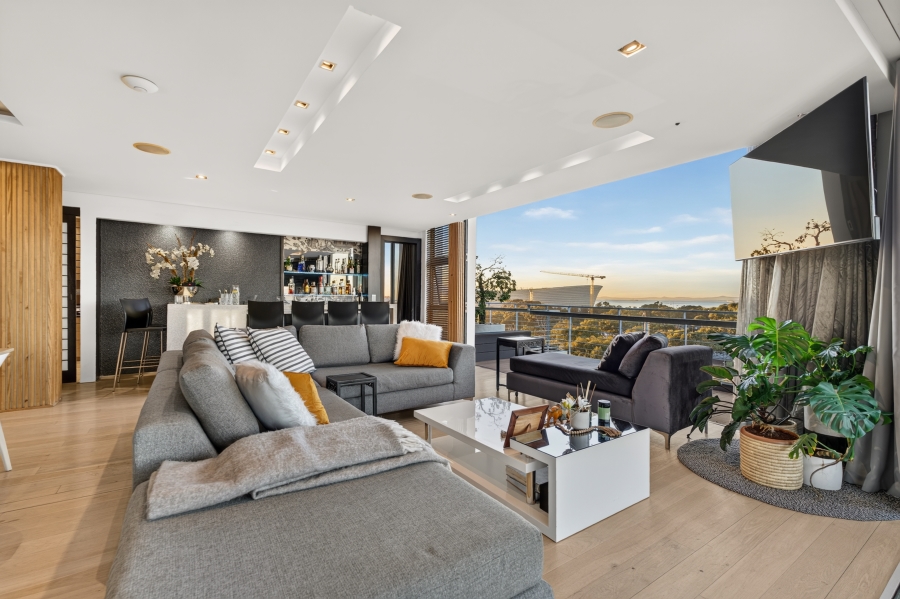 To Let 2 Bedroom Property for Rent in Green Point Western Cape